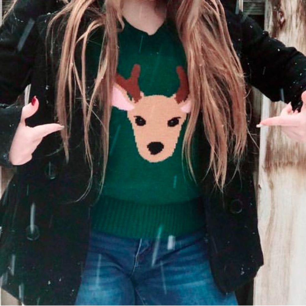 S Reindeer Christmas Sweater